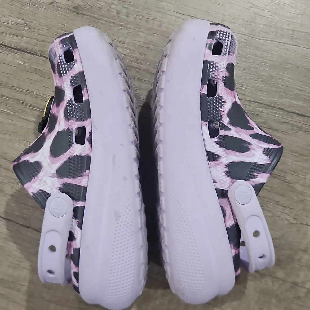 CROCS Kids Platform Clogs in Pink Purple Leopard Print